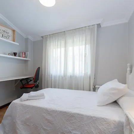 Relajante Y Acogedor En By Apartment Vigo